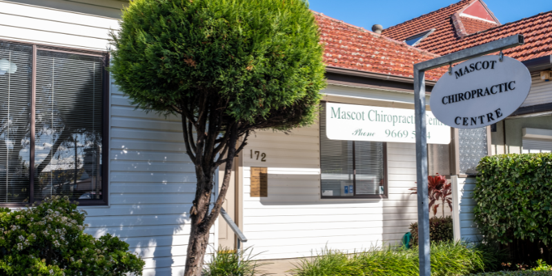 mascot chiropractic outside